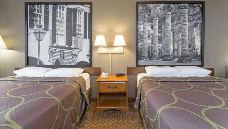 Super 8 By Wyndham Orangeburg Hotel Kültér fotó